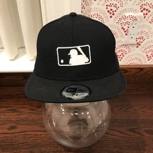 "New Era Fits" Size 7 1/8 59FIFTY Black MLB Logo